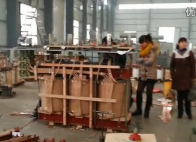 中頻爐冶煉現場視頻