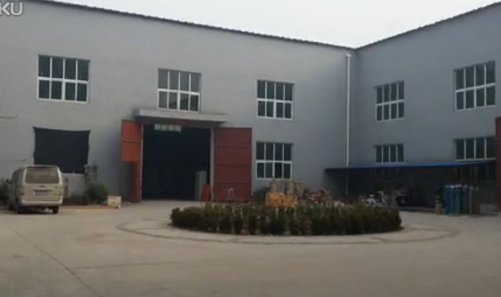 中頻爐冶煉現場視頻